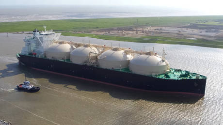 EU buys record volumes of Russian LNG – report