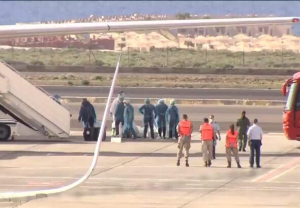Passengers disembark from Hantavirus-hit cruise ship in Canary Islands